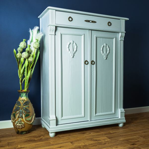 Wardrobe Assembly in Lynnwood