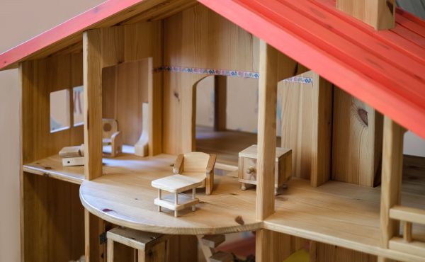 Doll House Assembly in Lynnwood